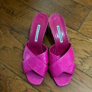 Manolo Blahnik pink heel